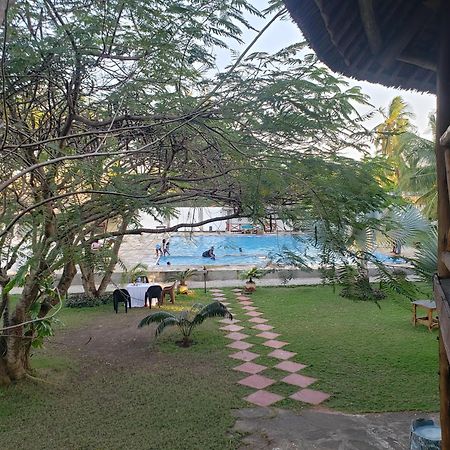 Kwa Mama Village Beach Resort Дар-ес-Салам Екстер'єр фото