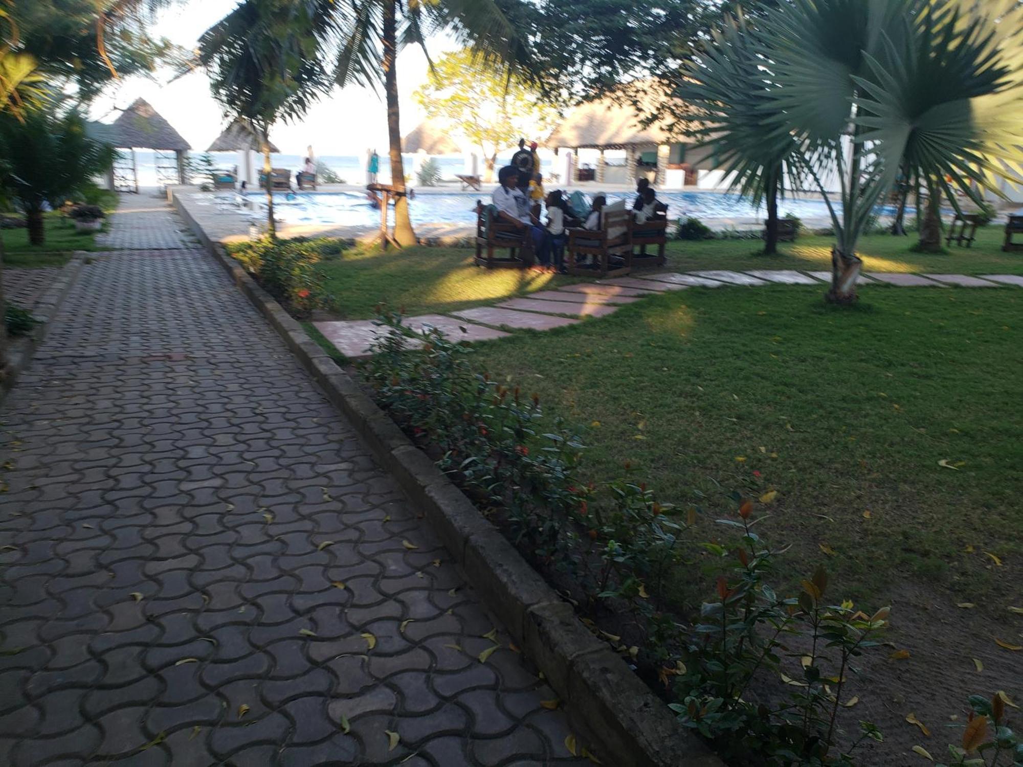 Kwa Mama Village Beach Resort Дар-ес-Салам Екстер'єр фото