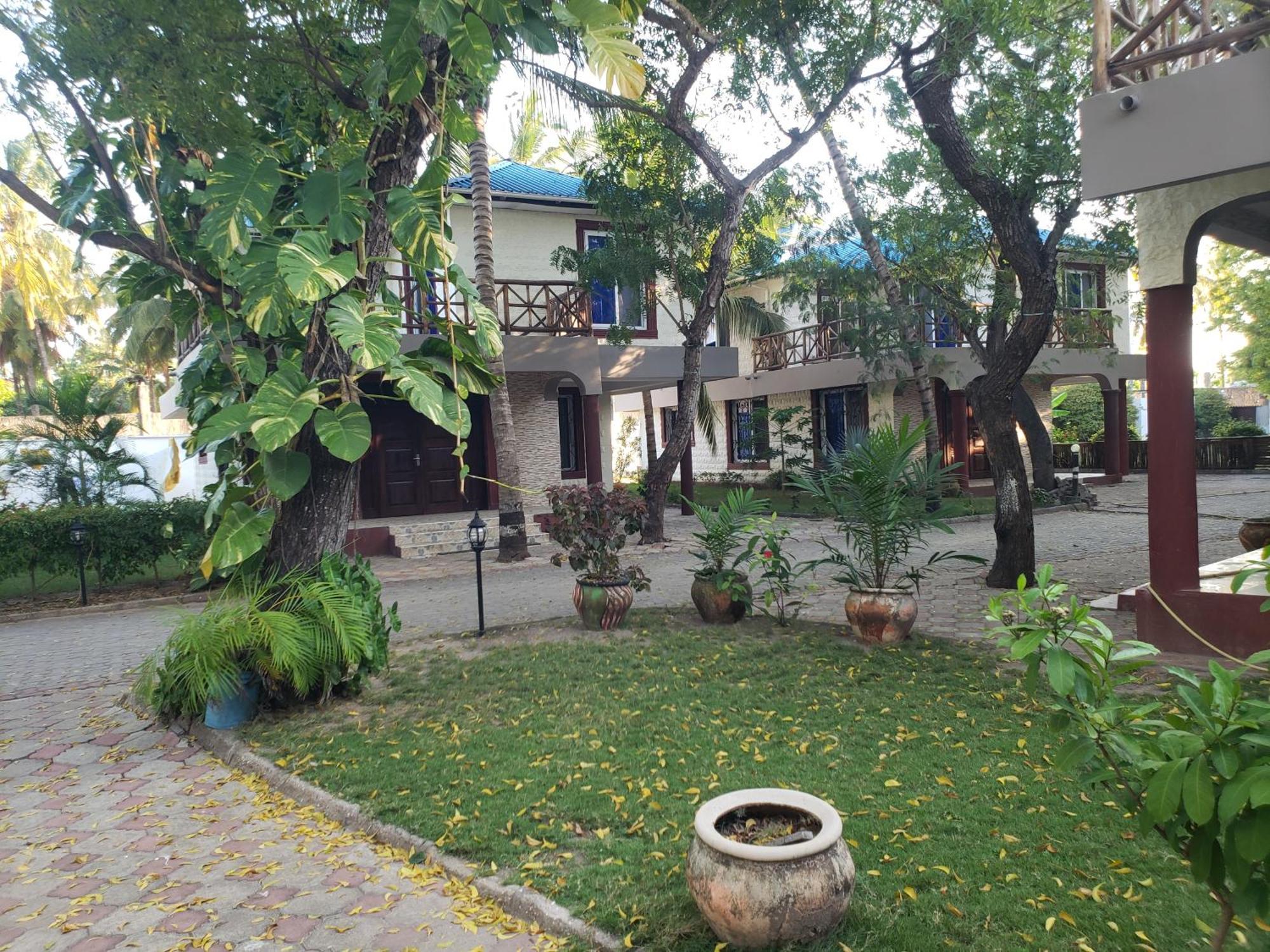 Kwa Mama Village Beach Resort Дар-ес-Салам Екстер'єр фото