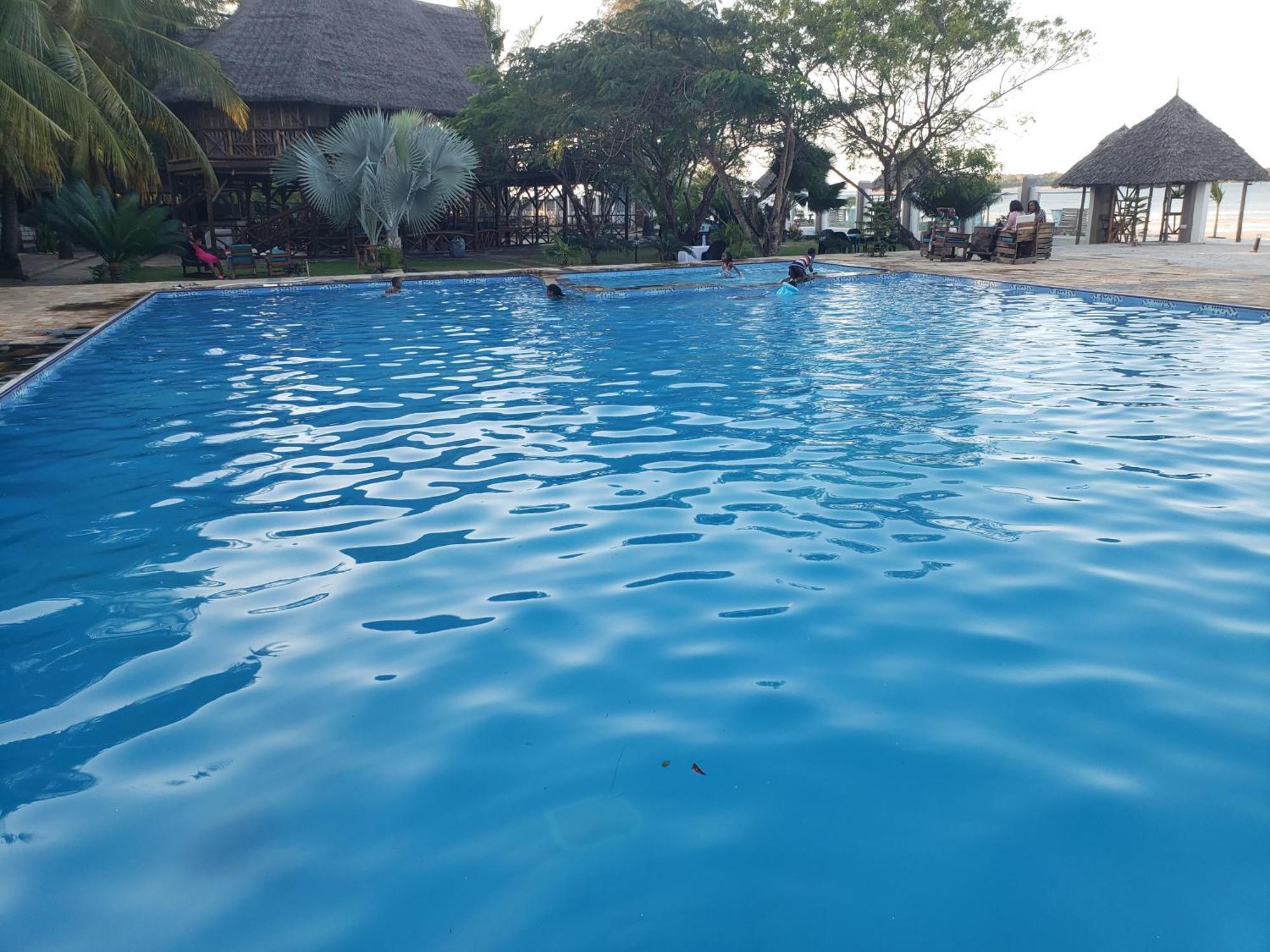 Kwa Mama Village Beach Resort Дар-ес-Салам Екстер'єр фото